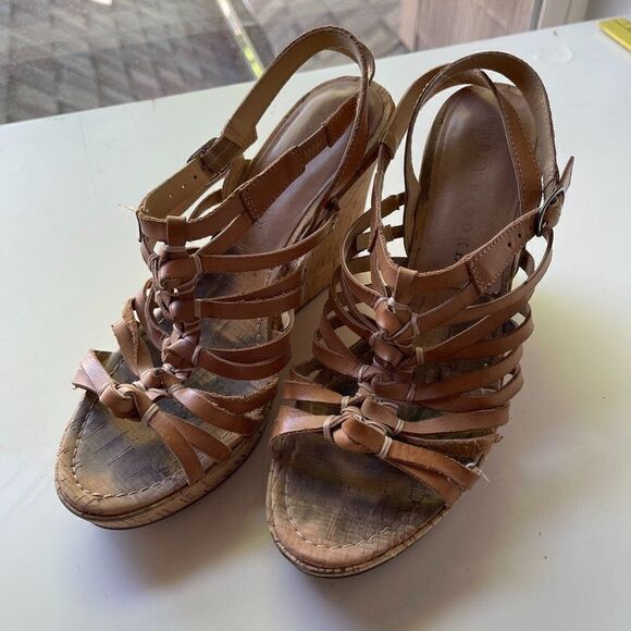 Audrey Brooke Sandel Wedges- Tan - Picture 2 of 6